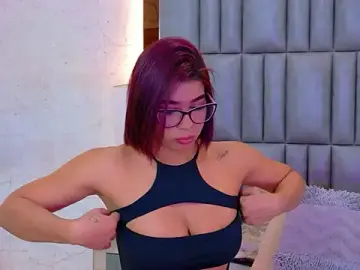 Stripchat Best Webcam of TiaraRosse